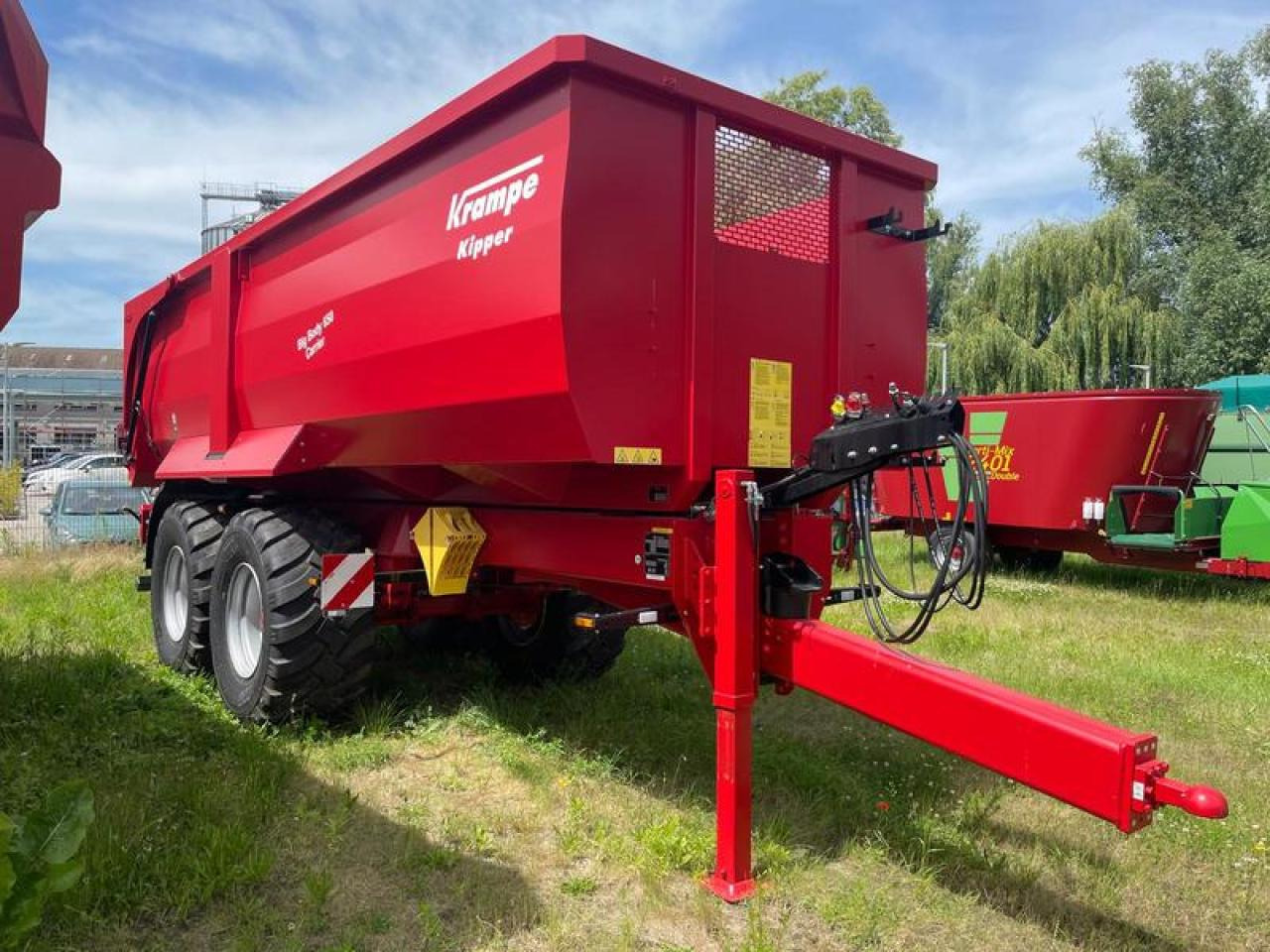 Krampe BIG BODY 650 CARRIER - Nagibna prikolica za poljoprivredna gospodarstva/ Istovarivač: slika Krampe BIG BODY 650 CARRIER - Nagibna prikolica za poljoprivredna gospodarstva/ Istovarivač Krampe BIG BODY 650 CARRIER - Nagibna prikolica za poljoprivredna gospodarstva/ Istovarivač: slika Krampe BIG BODY 650 CARRIER - Nagibna prikolica za poljoprivredna gospodarstva/ Istovarivač
