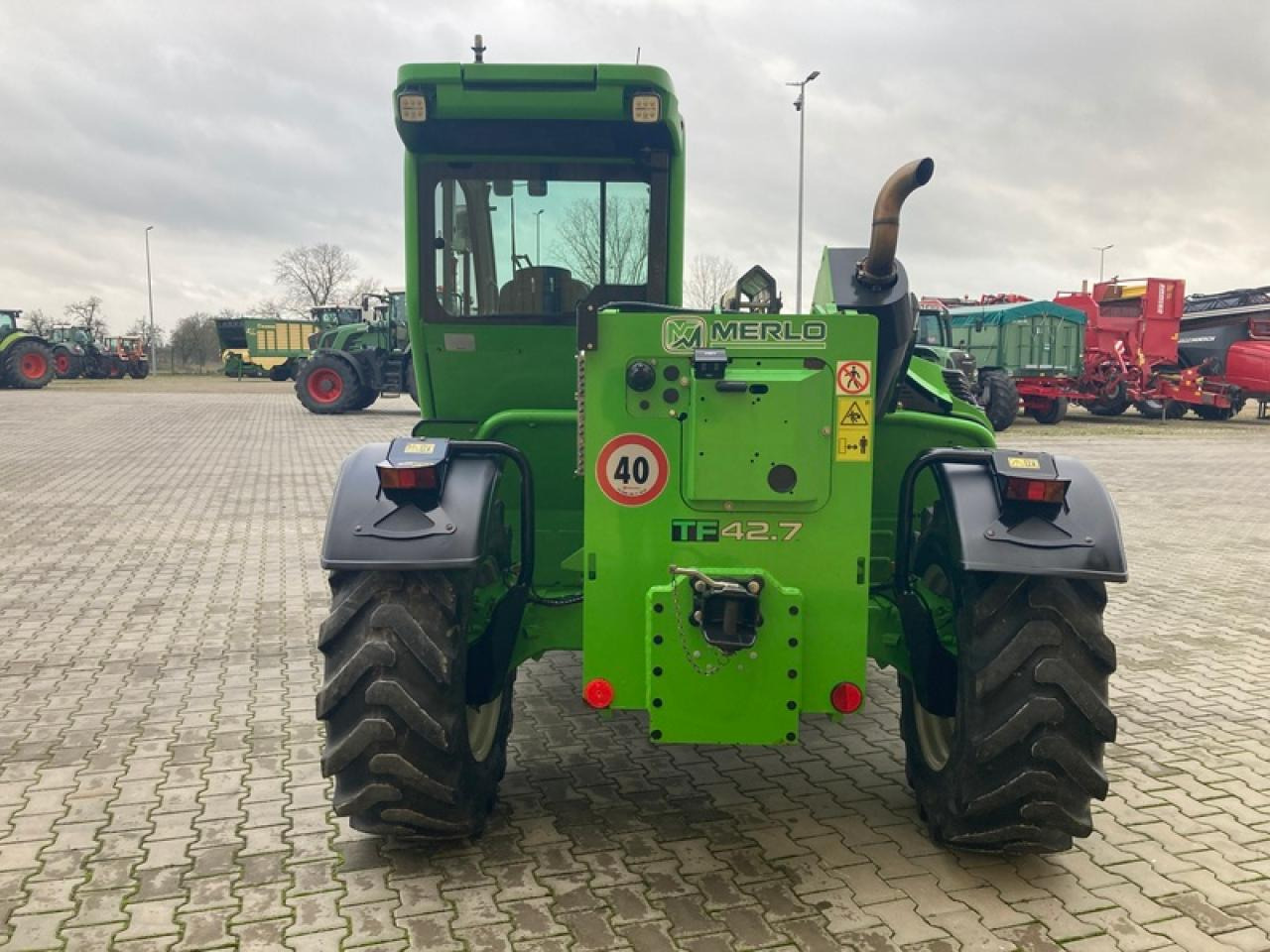 Merlo TF42.7-140 - Teleskopski rukovatelj: slika Merlo TF42.7-140 - Teleskopski rukovatelj Merlo TF42.7-140 - Teleskopski rukovatelj: slika Merlo TF42.7-140 - Teleskopski rukovatelj