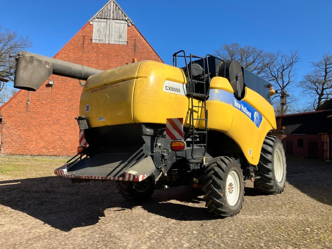 New Holland CX 8090 ALLRAD SIEBKASTENAUSGLEICH - Kombajn za žetvu: slika New Holland CX 8090 ALLRAD SIEBKASTENAUSGLEICH - Kombajn za žetvu New Holland CX 8090 ALLRAD SIEBKASTENAUSGLEICH - Kombajn za žetvu: slika New Holland CX 8090 ALLRAD SIEBKASTENAUSGLEICH - Kombajn za žetvu