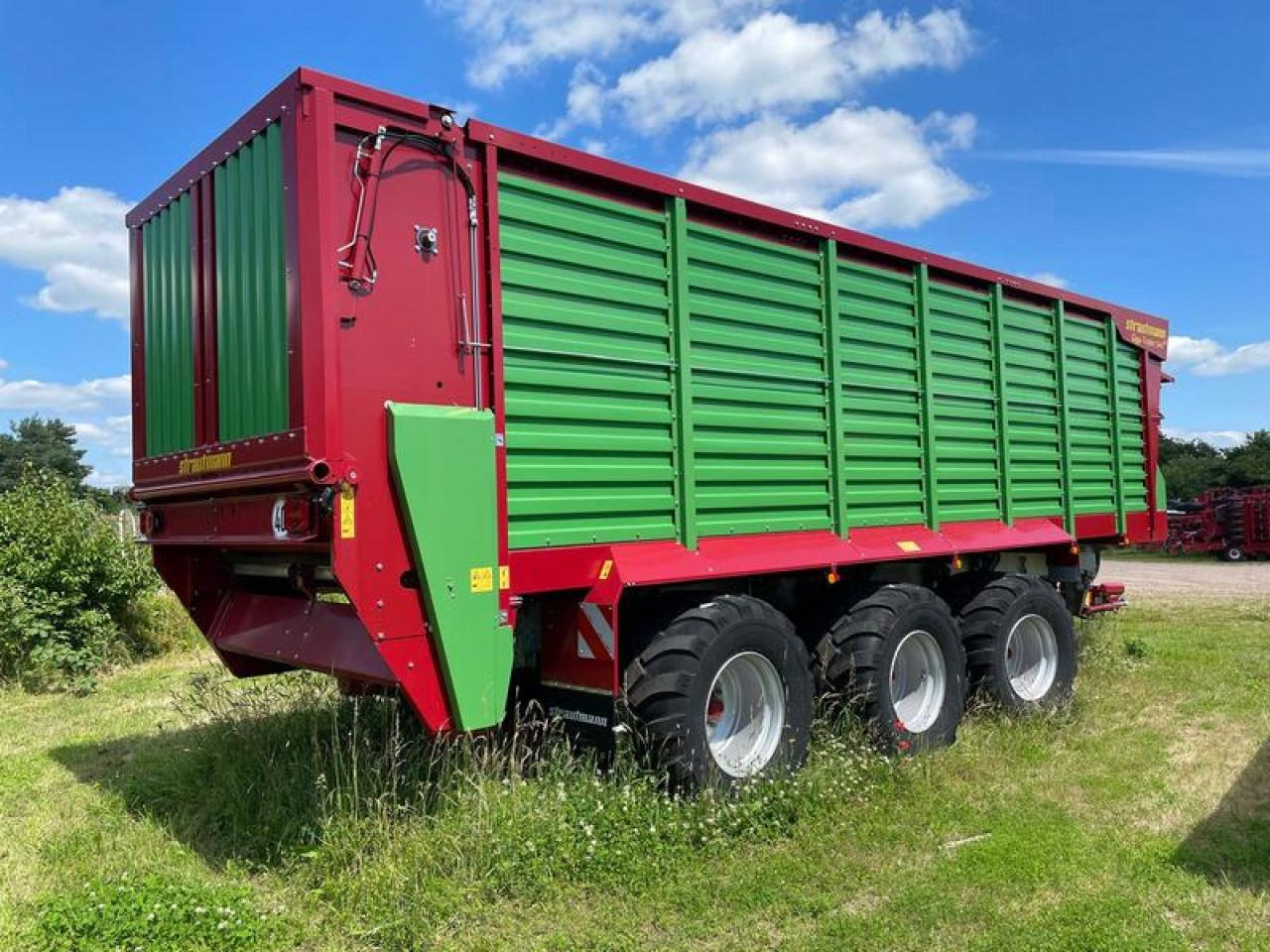 Strautmann GIGA 540 DO - Nagibna prikolica za poljoprivredna gospodarstva/ Istovarivač: slika Strautmann GIGA 540 DO - Nagibna prikolica za poljoprivredna gospodarstva/ Istovarivač Strautmann GIGA 540 DO - Nagibna prikolica za poljoprivredna gospodarstva/ Istovarivač: slika Strautmann GIGA 540 DO - Nagibna prikolica za poljoprivredna gospodarstva/ Istovarivač