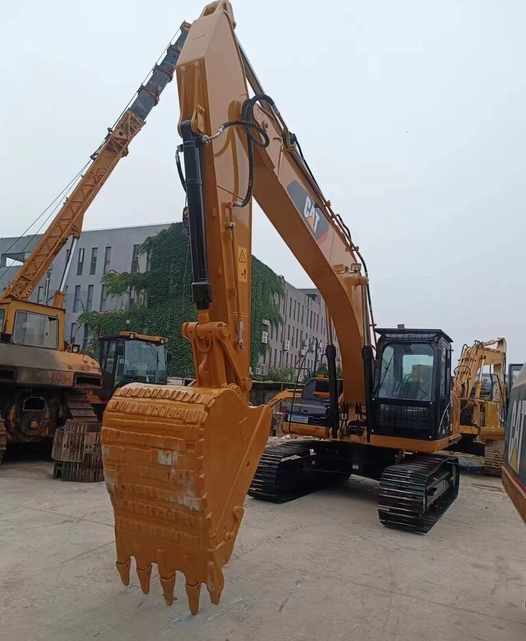 Caterpillar 320D - Bager na kotačima: slika Caterpillar 320D - Bager na kotačima Caterpillar 320D - Bager na kotačima: slika Caterpillar 320D - Bager na kotačima