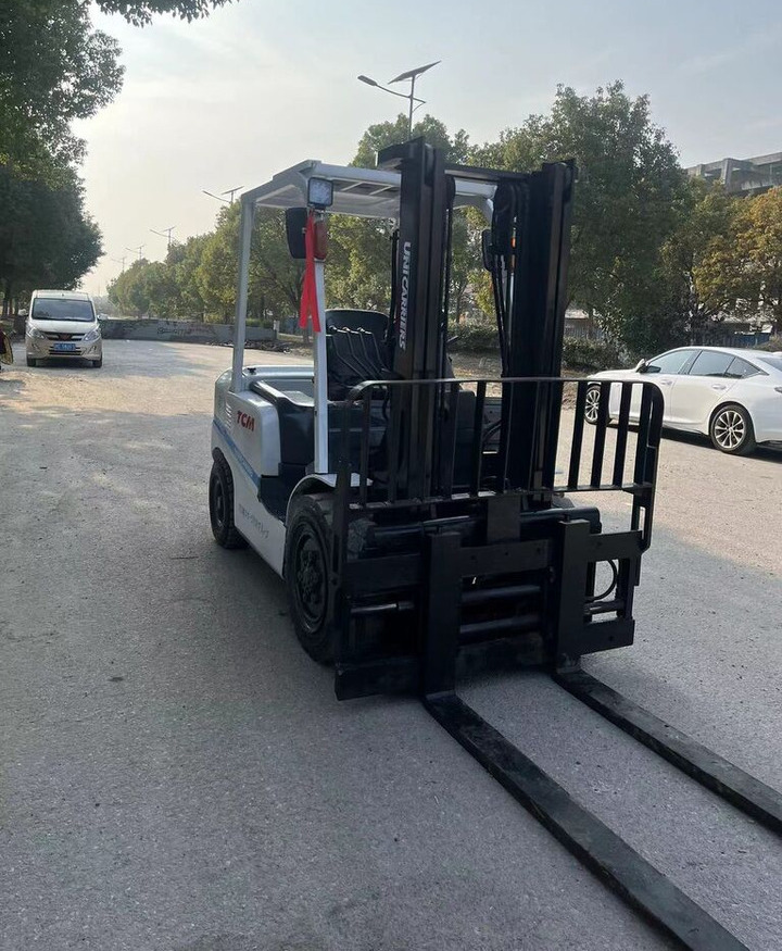 TCM FD30 FD50 FD100 FD80 3ton 5ton - Diesel viličar: slika TCM FD30 FD50 FD100 FD80 3ton 5ton - Diesel viličar TCM FD30 FD50 FD100 FD80 3ton 5ton - Diesel viličar: slika TCM FD30 FD50 FD100 FD80 3ton 5ton - Diesel viličar