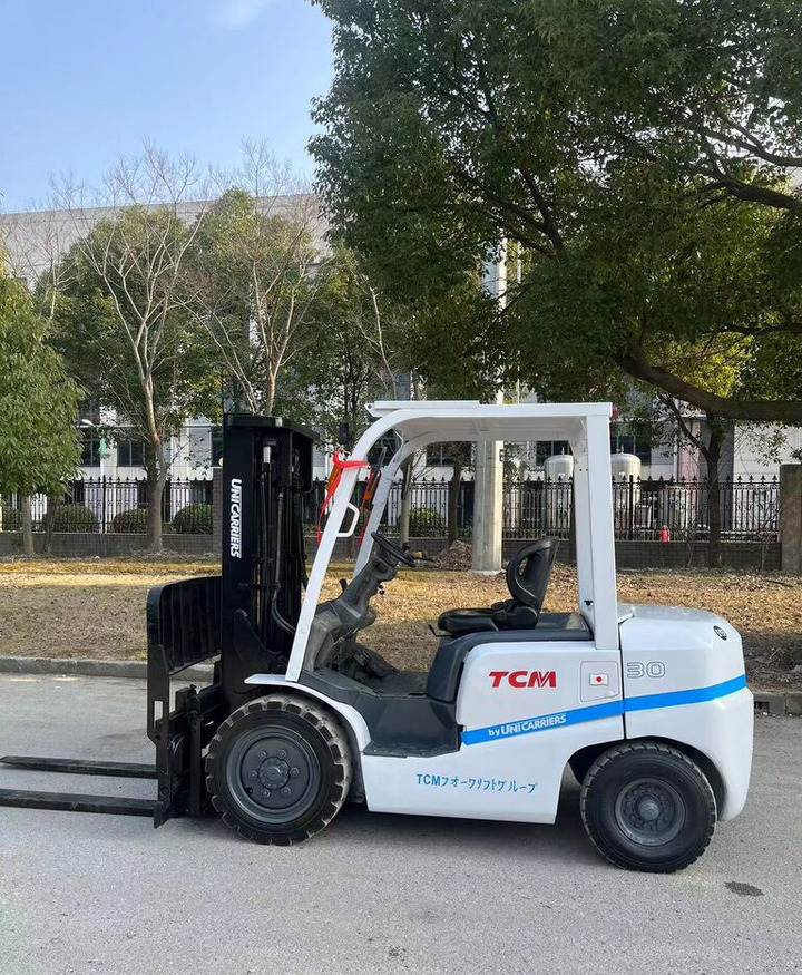 TCM FD30 FD50 FD100 FD80 3ton 5ton - Diesel viličar: slika TCM FD30 FD50 FD100 FD80 3ton 5ton - Diesel viličar TCM FD30 FD50 FD100 FD80 3ton 5ton - Diesel viličar: slika TCM FD30 FD50 FD100 FD80 3ton 5ton - Diesel viličar