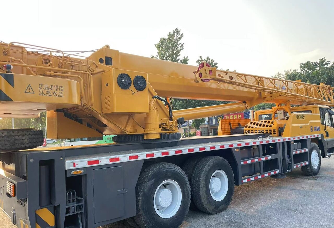 XCMG QY30K5-1 - Autodizalica: slika XCMG QY30K5-1 - Autodizalica XCMG QY30K5-1 - Autodizalica: slika XCMG QY30K5-1 - Autodizalica