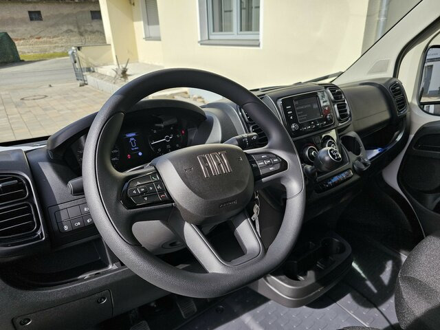 FIAT Ducato 35 MAXI L5H3 L4H3 140 17m³ Serie10 9.2 - Furgon: slika FIAT Ducato 35 MAXI L5H3 L4H3 140 17m³ Serie10 9.2 - Furgon FIAT Ducato 35 MAXI L5H3 L4H3 140 17m³ Serie10 9.2 - Furgon: slika FIAT Ducato 35 MAXI L5H3 L4H3 140 17m³ Serie10 9.2 - Furgon