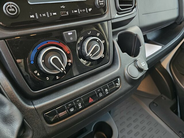 Furgon FIAT Ducato 35 MAXI L5H3 L4H3 17m³ 180PS Visibility...: slika Furgon FIAT Ducato 35 MAXI L5H3 L4H3 17m³ 180PS Visibility...