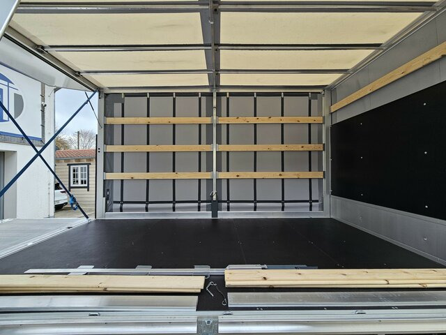 Zakup IVECO Daily 35S18 3.0 Pritsche Plane Ladebordwand AHK IVECO Daily 35S18 3.0 Pritsche Plane Ladebordwand AHK: slika Zakup IVECO Daily 35S18 3.0 Pritsche Plane Ladebordwand AHK IVECO Daily 35S18 3.0 Pritsche Plane Ladebordwand AHK