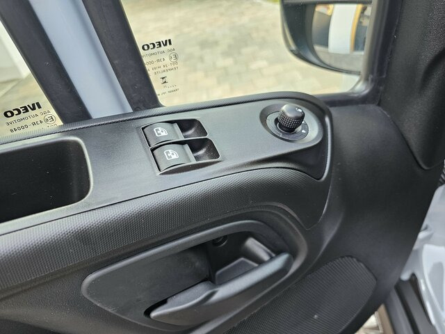 IVECO Daily 35S18HA8V DOKA Hi-Matic 12m³ 2xSchiebetür - Furgon, Dostavno vozilo s dvostrukom kabinom: slika IVECO Daily 35S18HA8V DOKA Hi-Matic 12m³ 2xSchiebetür - Furgon, Dostavno vozilo s dvostrukom kabinom IVECO Daily 35S18HA8V DOKA Hi-Matic 12m³ 2xSchiebetür - Furgon, Dostavno vozilo s dvostrukom kabinom: slika IVECO Daily 35S18HA8V DOKA Hi-Matic 12m³ 2xSchiebetür - Furgon, Dostavno vozilo s dvostrukom kabinom