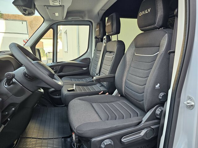 IVECO Daily 35S18HA8V DOKA Hi-Matic 12m³ 2xSchiebetür - Furgon, Dostavno vozilo s dvostrukom kabinom: slika IVECO Daily 35S18HA8V DOKA Hi-Matic 12m³ 2xSchiebetür - Furgon, Dostavno vozilo s dvostrukom kabinom IVECO Daily 35S18HA8V DOKA Hi-Matic 12m³ 2xSchiebetür - Furgon, Dostavno vozilo s dvostrukom kabinom: slika IVECO Daily 35S18HA8V DOKA Hi-Matic 12m³ 2xSchiebetür - Furgon, Dostavno vozilo s dvostrukom kabinom