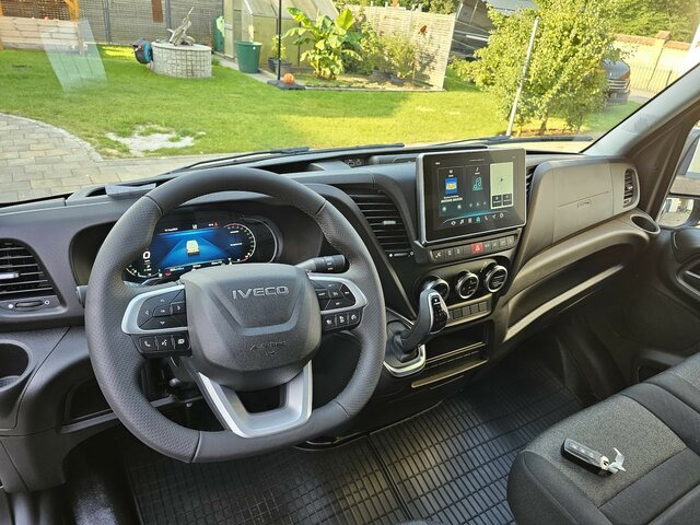 IVECO Daily 35S18HA8V DOKA Hi-Matic 12m³ 2xSchiebetür - Furgon, Dostavno vozilo s dvostrukom kabinom: slika IVECO Daily 35S18HA8V DOKA Hi-Matic 12m³ 2xSchiebetür - Furgon, Dostavno vozilo s dvostrukom kabinom IVECO Daily 35S18HA8V DOKA Hi-Matic 12m³ 2xSchiebetür - Furgon, Dostavno vozilo s dvostrukom kabinom: slika IVECO Daily 35S18HA8V DOKA Hi-Matic 12m³ 2xSchiebetür - Furgon, Dostavno vozilo s dvostrukom kabinom