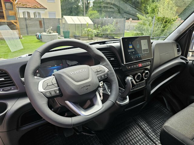 IVECO Daily 35S18HA8V DOKA Snoeks Mixto Hi-Matic 16m³ - Furgon, Dostavno vozilo s dvostrukom kabinom: slika IVECO Daily 35S18HA8V DOKA Snoeks Mixto Hi-Matic 16m³ - Furgon, Dostavno vozilo s dvostrukom kabinom IVECO Daily 35S18HA8V DOKA Snoeks Mixto Hi-Matic 16m³ - Furgon, Dostavno vozilo s dvostrukom kabinom: slika IVECO Daily 35S18HA8V DOKA Snoeks Mixto Hi-Matic 16m³ - Furgon, Dostavno vozilo s dvostrukom kabinom