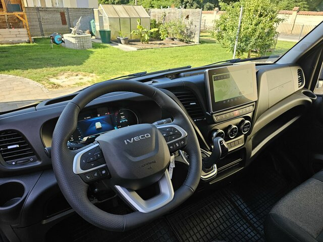 IVECO Daily 35S18HA8V Hi-Matic 18m³ Modell 2025 MY24... - Furgon: slika IVECO Daily 35S18HA8V Hi-Matic 18m³ Modell 2025 MY24... - Furgon IVECO Daily 35S18HA8V Hi-Matic 18m³ Modell 2025 MY24... - Furgon: slika IVECO Daily 35S18HA8V Hi-Matic 18m³ Modell 2025 MY24... - Furgon