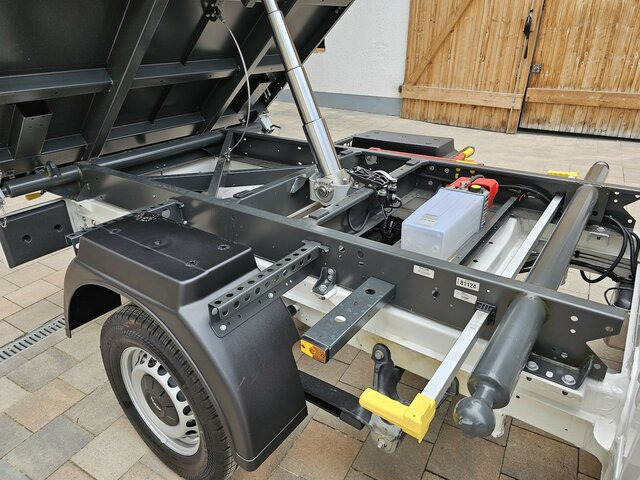 Mali kamion kiper, Dostavno vozilo s dvostrukom kabinom MAN TGE 3.140 Doka L3 Dreiseitenkipper Facelift: slika Mali kamion kiper, Dostavno vozilo s dvostrukom kabinom MAN TGE 3.140 Doka L3 Dreiseitenkipper Facelift