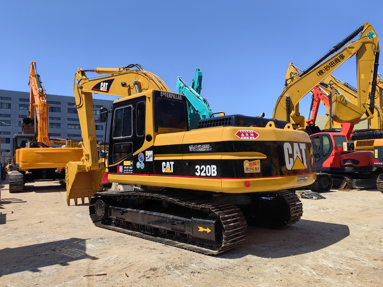 CAT 320B Excavator - Bager gusjeničar: slika  CAT 320B Excavator - Bager gusjeničar CAT 320B Excavator - Bager gusjeničar: slika  CAT 320B Excavator - Bager gusjeničar