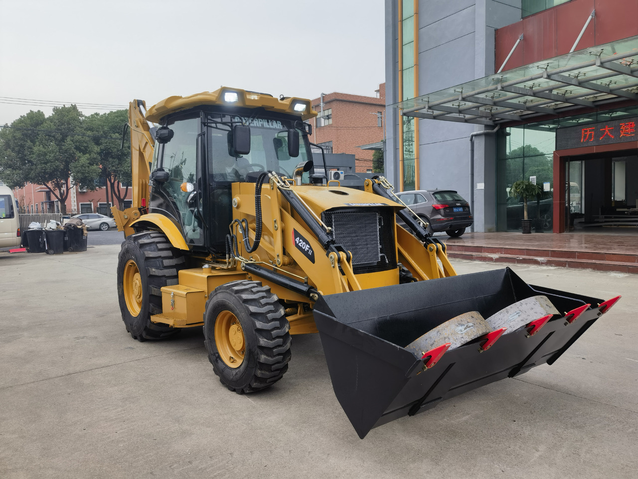 CAT 420F Backhoe Loader - Rovokopač-utovarivač: slika CAT 420F Backhoe Loader - Rovokopač-utovarivač CAT 420F Backhoe Loader - Rovokopač-utovarivač: slika CAT 420F Backhoe Loader - Rovokopač-utovarivač