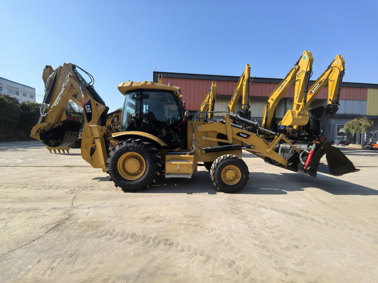 CAT 420F Backhoe Loader - Rovokopač-utovarivač: slika CAT 420F Backhoe Loader - Rovokopač-utovarivač CAT 420F Backhoe Loader - Rovokopač-utovarivač: slika CAT 420F Backhoe Loader - Rovokopač-utovarivač