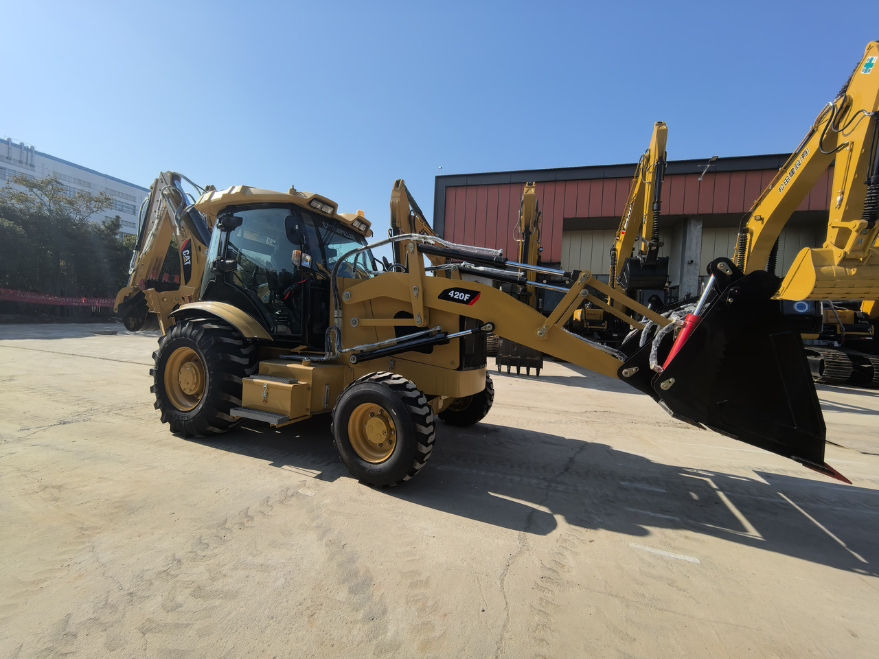 CAT 420F Backhoe Loader - Rovokopač-utovarivač: slika CAT 420F Backhoe Loader - Rovokopač-utovarivač CAT 420F Backhoe Loader - Rovokopač-utovarivač: slika CAT 420F Backhoe Loader - Rovokopač-utovarivač