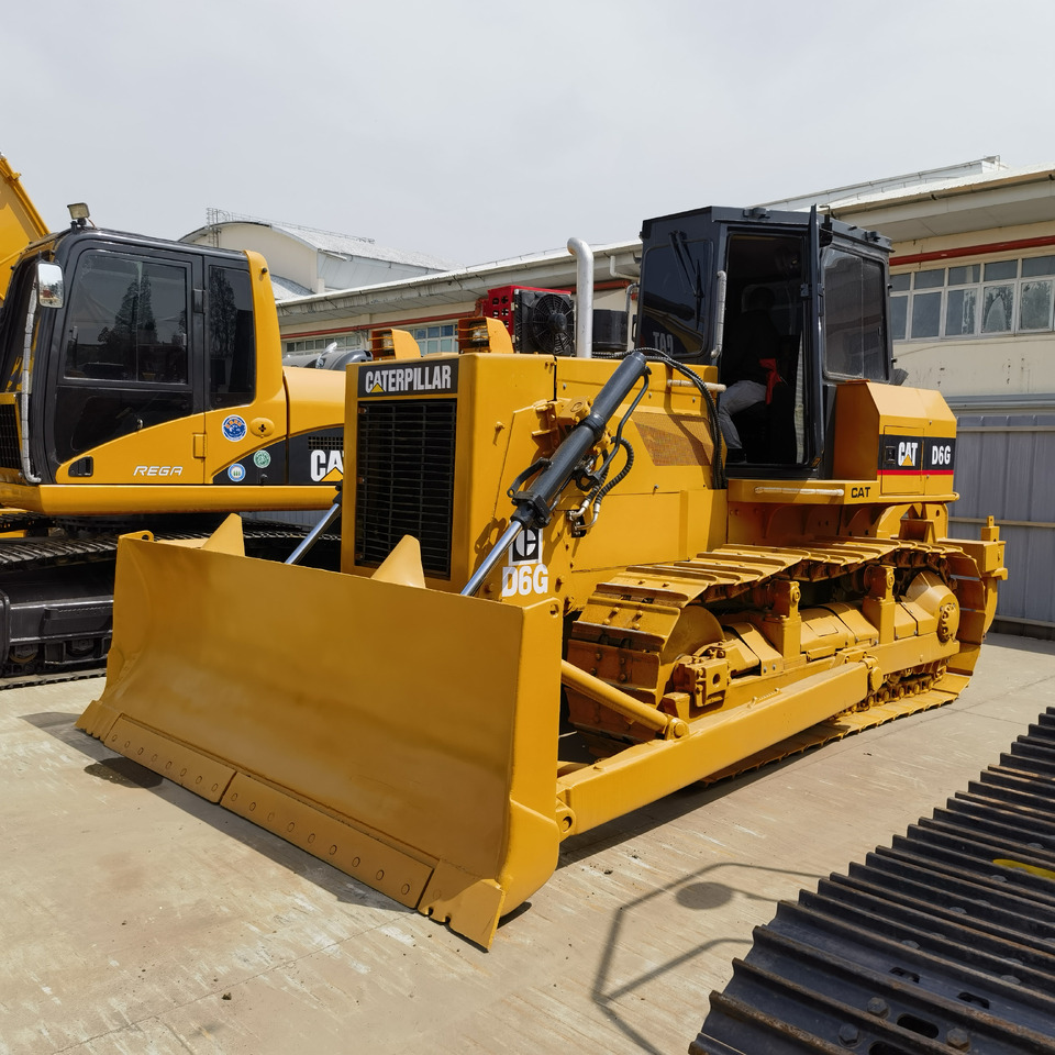 CAT D6G BullDozer - Buldožer: slika CAT D6G BullDozer - Buldožer CAT D6G BullDozer - Buldožer: slika CAT D6G BullDozer - Buldožer