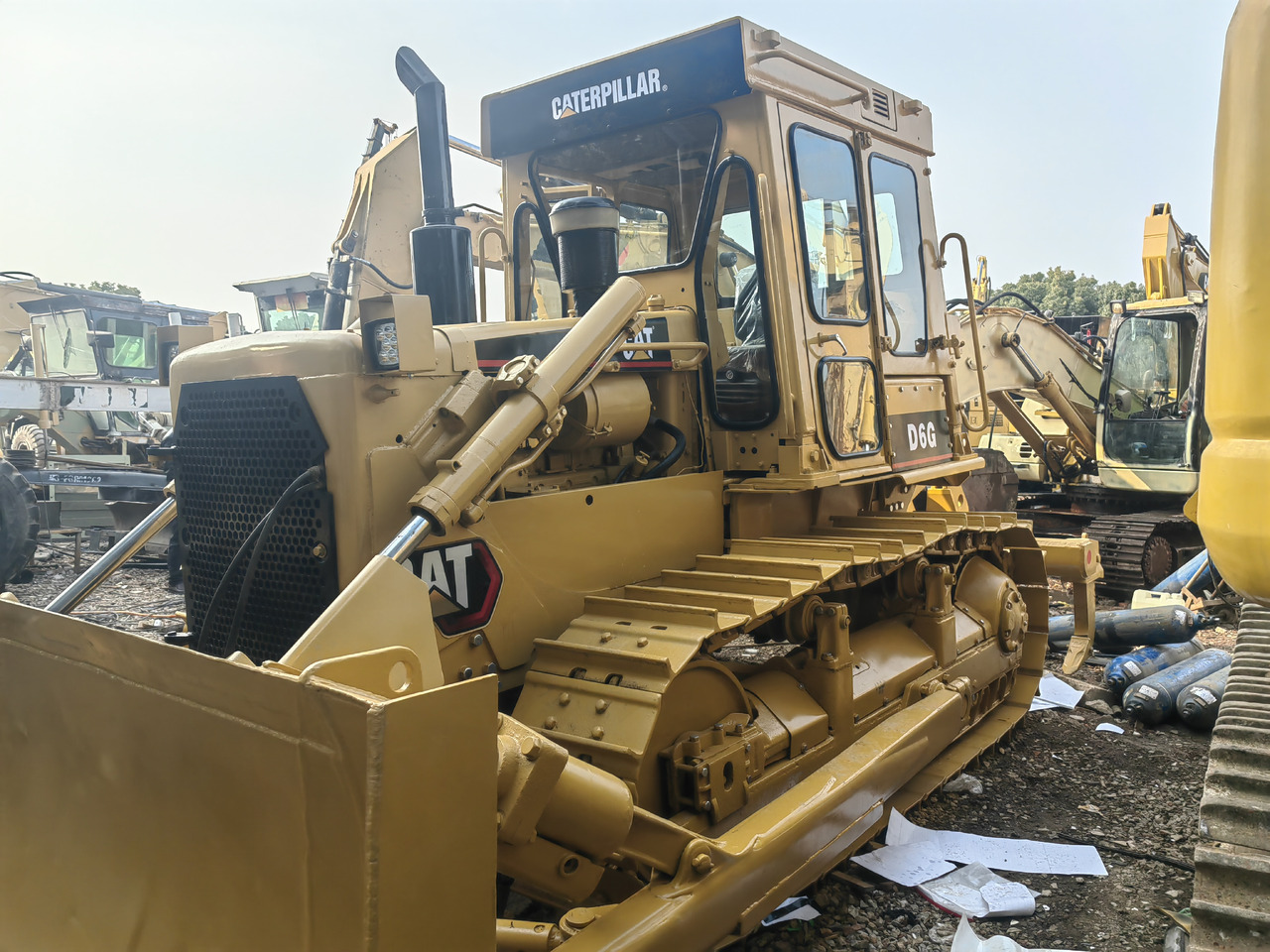CAT D6G Bulldozer - Buldožer: slika CAT D6G Bulldozer - Buldožer CAT D6G Bulldozer - Buldožer: slika CAT D6G Bulldozer - Buldožer