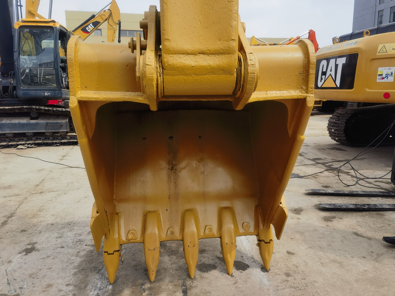 CATERPILLAR CAT 325D Excavator - Bager gusjeničar: slika CATERPILLAR CAT 325D Excavator - Bager gusjeničar CATERPILLAR CAT 325D Excavator - Bager gusjeničar: slika CATERPILLAR CAT 325D Excavator - Bager gusjeničar