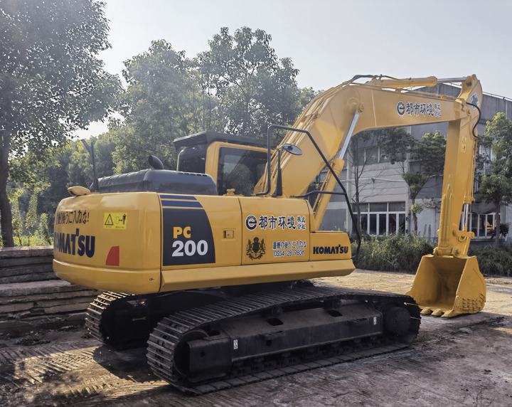 Cheap Used Japan Komatsu PC220-8 second hand excavator PC220 crawler excavator for sale - Bager gusjeničar: slika Cheap Used Japan Komatsu PC220-8 second hand excavator PC220 crawler excavator for sale - Bager gusjeničar Cheap Used Japan Komatsu PC220-8 second hand excavator PC220 crawler excavator for sale - Bager gusjeničar: slika Cheap Used Japan Komatsu PC220-8 second hand excavator PC220 crawler excavator for sale - Bager gusjeničar