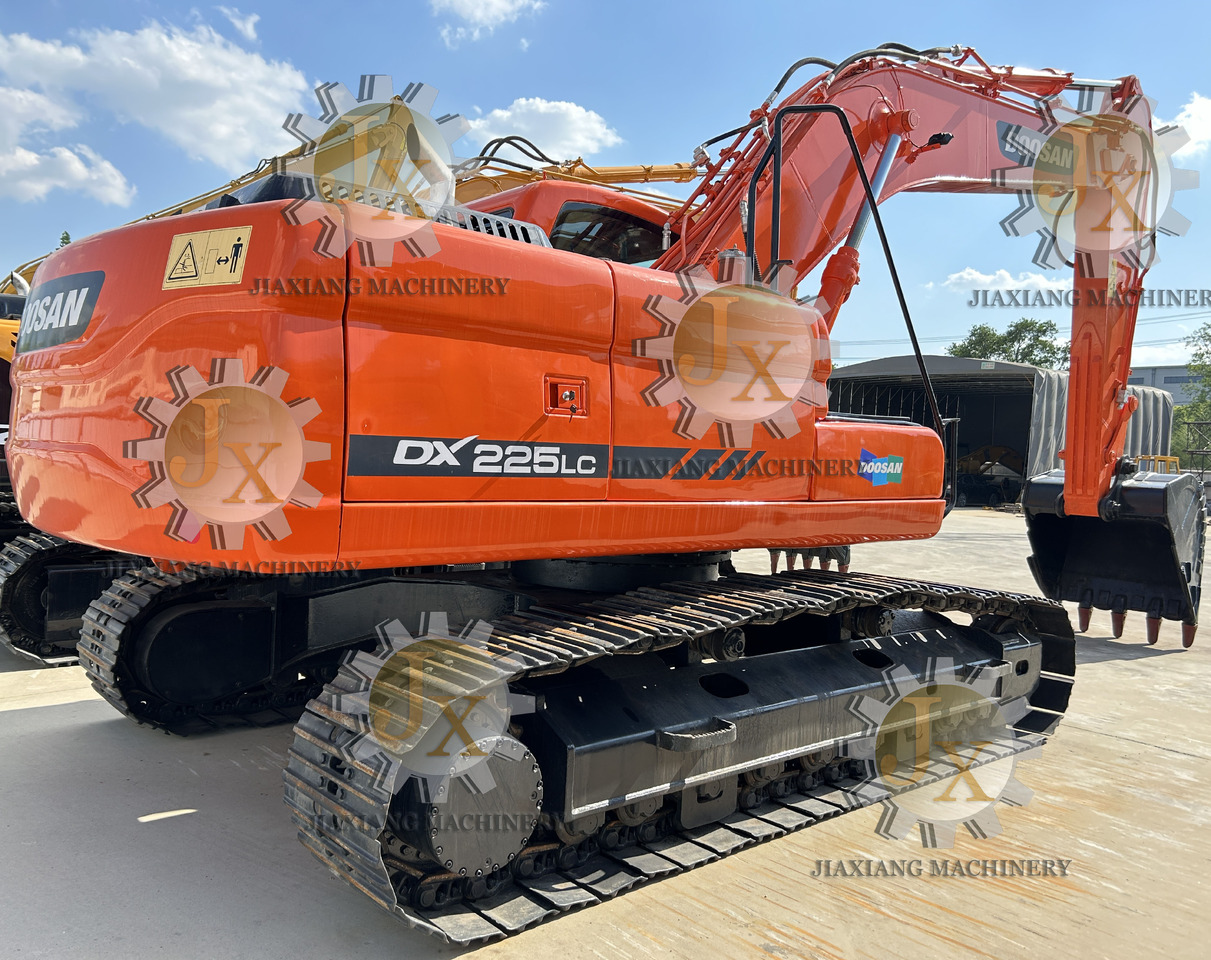 DOOSAN Doosan DX225LC Crawler excavator - Bager gusjeničar: slika DOOSAN Doosan DX225LC Crawler excavator - Bager gusjeničar DOOSAN Doosan DX225LC Crawler excavator - Bager gusjeničar: slika DOOSAN Doosan DX225LC Crawler excavator - Bager gusjeničar
