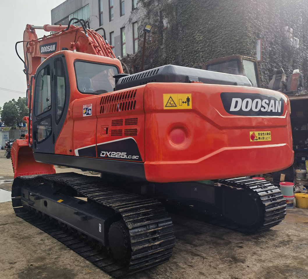 DOOSAN Doosan DX225LC Crawler excavator - Bager gusjeničar: slika DOOSAN Doosan DX225LC Crawler excavator - Bager gusjeničar DOOSAN Doosan DX225LC Crawler excavator - Bager gusjeničar: slika DOOSAN Doosan DX225LC Crawler excavator - Bager gusjeničar