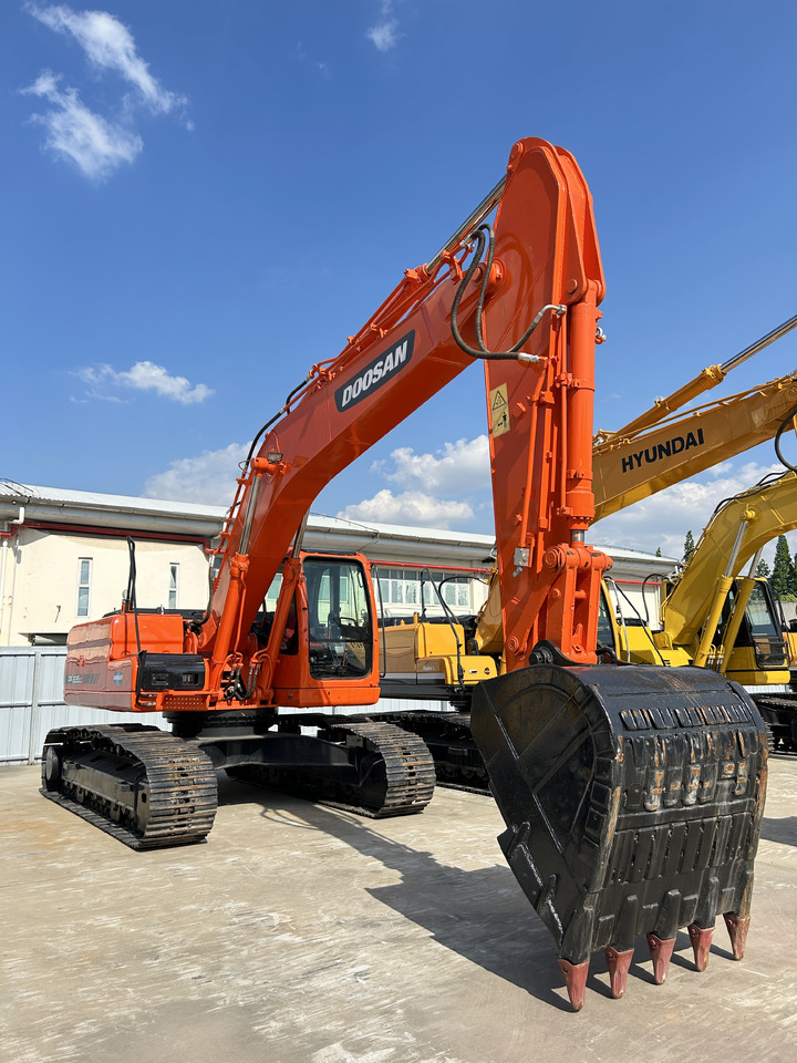 DOOSAN Doosan DX225LC Crawler excavator - Bager gusjeničar: slika DOOSAN Doosan DX225LC Crawler excavator - Bager gusjeničar DOOSAN Doosan DX225LC Crawler excavator - Bager gusjeničar: slika DOOSAN Doosan DX225LC Crawler excavator - Bager gusjeničar