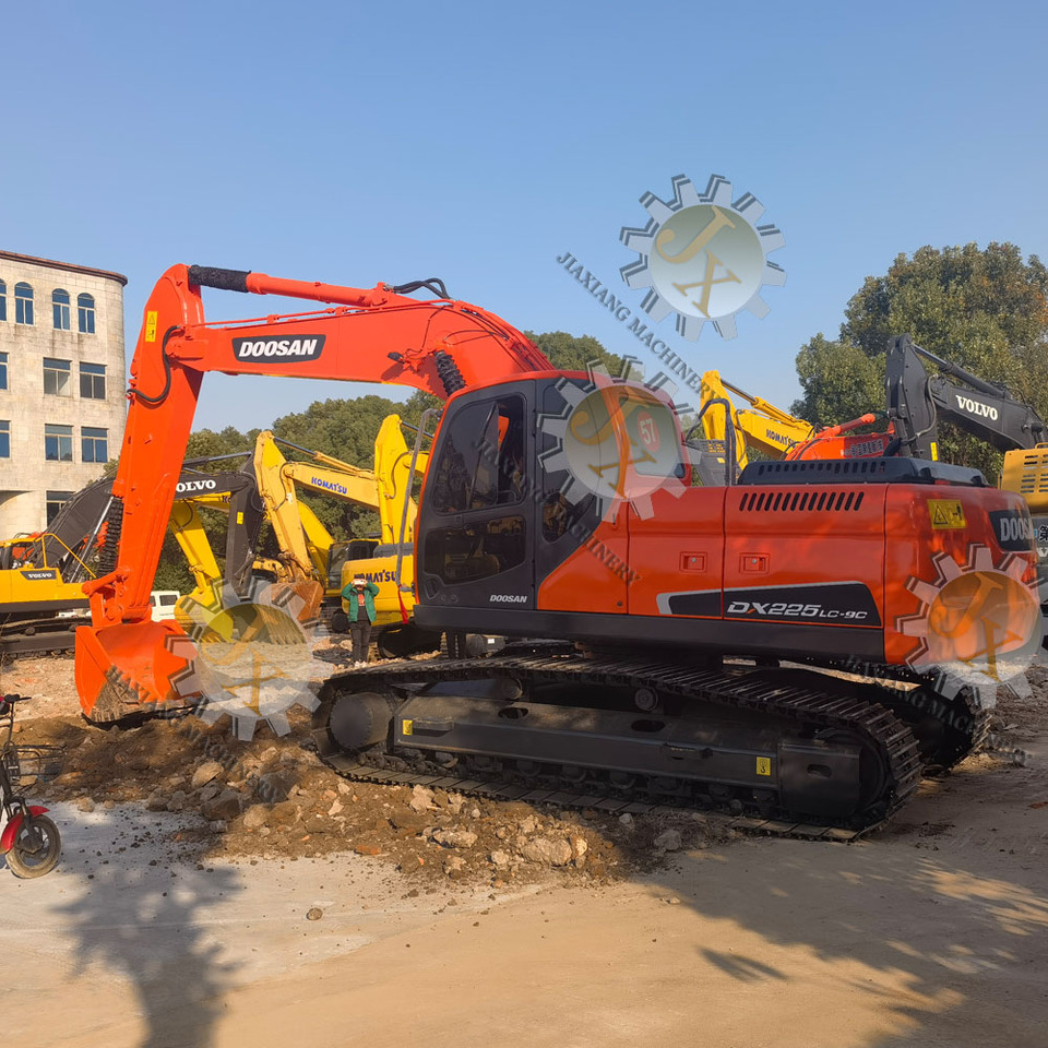 DOOSAN Doosan DX225LC Crawler excavator - Bager gusjeničar: slika DOOSAN Doosan DX225LC Crawler excavator - Bager gusjeničar DOOSAN Doosan DX225LC Crawler excavator - Bager gusjeničar: slika DOOSAN Doosan DX225LC Crawler excavator - Bager gusjeničar
