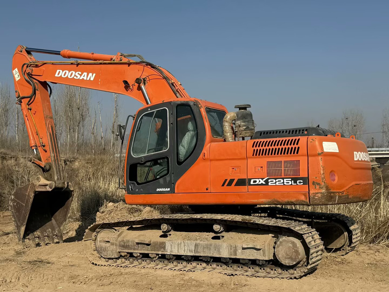 DOOSAN Doosan DX225LC Crawler excavator - Bager gusjeničar: slika DOOSAN Doosan DX225LC Crawler excavator - Bager gusjeničar DOOSAN Doosan DX225LC Crawler excavator - Bager gusjeničar: slika DOOSAN Doosan DX225LC Crawler excavator - Bager gusjeničar