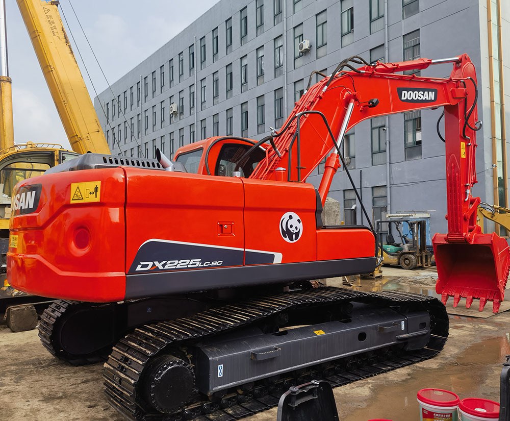DOOSAN Doosan DX225LC Crawler excavator - Bager gusjeničar: slika DOOSAN Doosan DX225LC Crawler excavator - Bager gusjeničar DOOSAN Doosan DX225LC Crawler excavator - Bager gusjeničar: slika DOOSAN Doosan DX225LC Crawler excavator - Bager gusjeničar