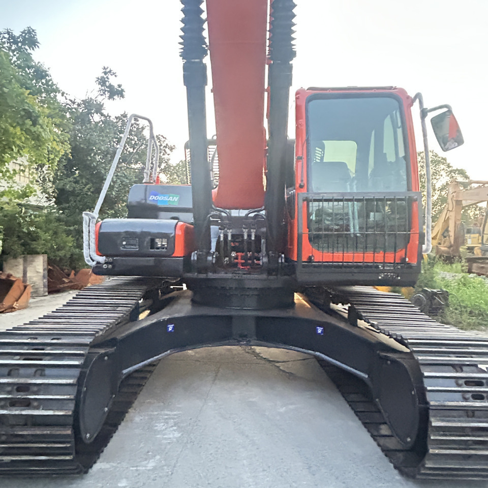 Doosan DX300LC Crawler Excavator - Bager gusjeničar: slika Doosan DX300LC Crawler Excavator - Bager gusjeničar Doosan DX300LC Crawler Excavator - Bager gusjeničar: slika Doosan DX300LC Crawler Excavator - Bager gusjeničar