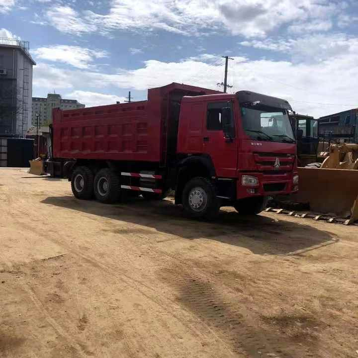 Kiper Good Condition 30 Ton 20 Ton Dump Truck 10 Wheeler Sinotruk Howo Used Dumper Truck Tipper 6x4: slika Kiper Good Condition 30 Ton 20 Ton Dump Truck 10 Wheeler Sinotruk Howo Used Dumper Truck Tipper 6x4