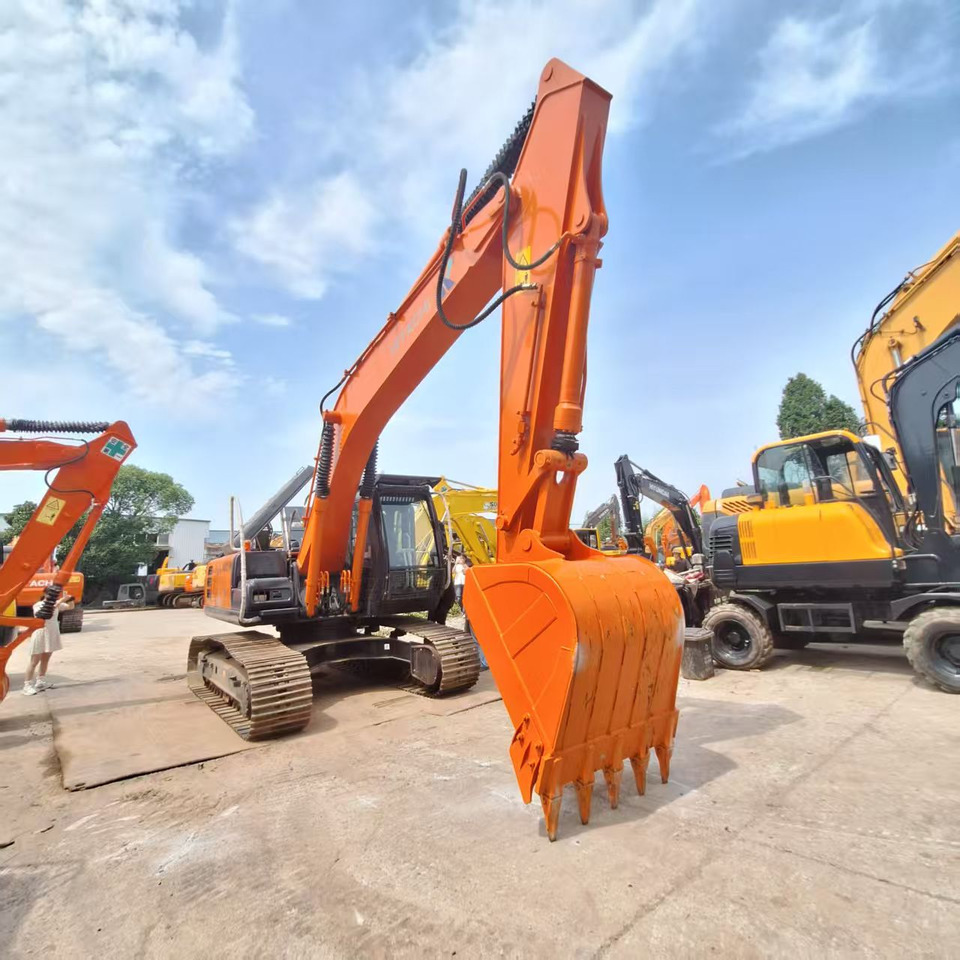 Hitachi ZX200 Excavator - Bager gusjeničar: slika Hitachi ZX200 Excavator - Bager gusjeničar Hitachi ZX200 Excavator - Bager gusjeničar: slika Hitachi ZX200 Excavator - Bager gusjeničar