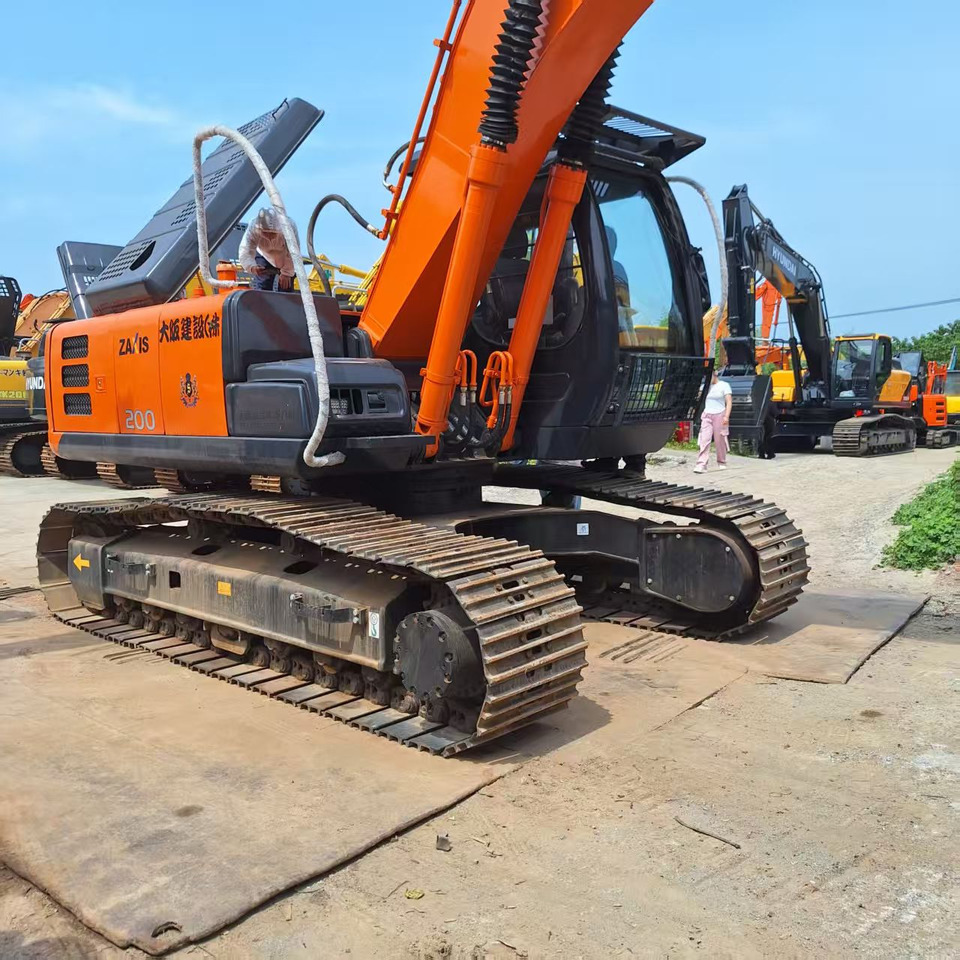Hitachi ZX200 Excavator - Bager gusjeničar: slika Hitachi ZX200 Excavator - Bager gusjeničar Hitachi ZX200 Excavator - Bager gusjeničar: slika Hitachi ZX200 Excavator - Bager gusjeničar