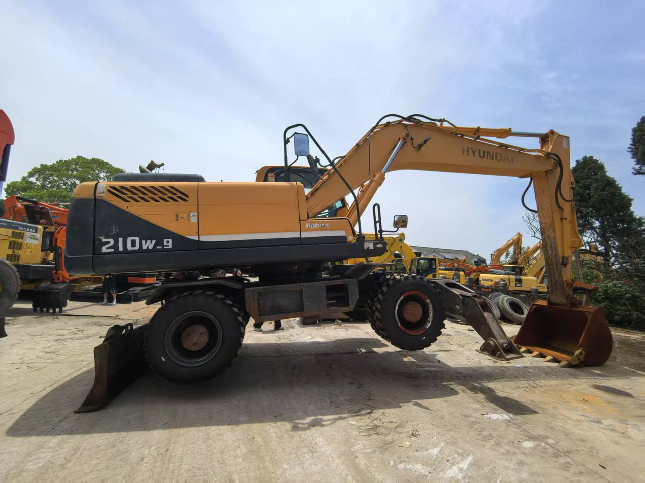 Hyundai 210w-9 wheel excavator - Bager na kotačima: slika Hyundai 210w-9 wheel excavator - Bager na kotačima Hyundai 210w-9 wheel excavator - Bager na kotačima: slika Hyundai 210w-9 wheel excavator - Bager na kotačima