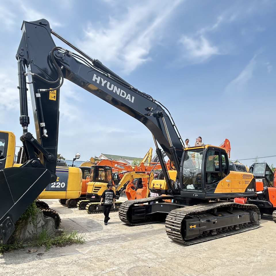 Hyundai 350LVS  excavator - Bager na kotačima: slika  Hyundai 350LVS  excavator - Bager na kotačima Hyundai 350LVS  excavator - Bager na kotačima: slika  Hyundai 350LVS  excavator - Bager na kotačima