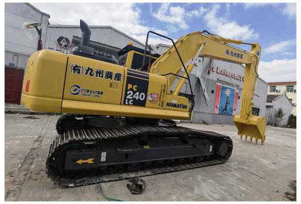 Japan original Used second hand excavator Komatsu PC240LC-8 hydraulic excavator digger for sale - Bager gusjeničar: slika Japan original Used second hand excavator Komatsu PC240LC-8 hydraulic excavator digger for sale - Bager gusjeničar Japan original Used second hand excavator Komatsu PC240LC-8 hydraulic excavator digger for sale - Bager gusjeničar: slika Japan original Used second hand excavator Komatsu PC240LC-8 hydraulic excavator digger for sale - Bager gusjeničar