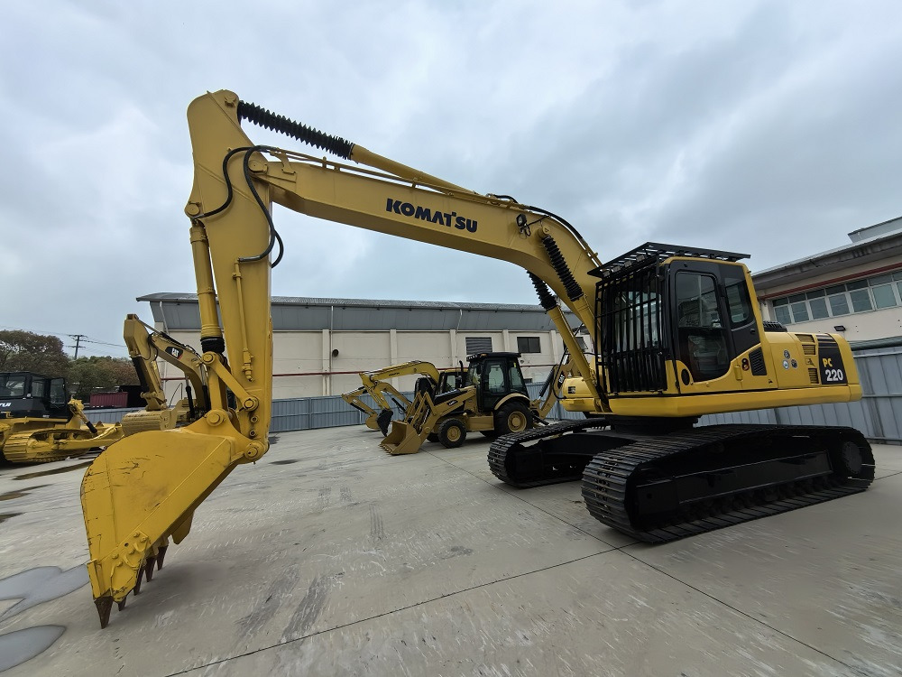 Komatsu PC 220-8 Excavator - Bager gusjeničar: slika Komatsu PC 220-8 Excavator - Bager gusjeničar Komatsu PC 220-8 Excavator - Bager gusjeničar: slika Komatsu PC 220-8 Excavator - Bager gusjeničar