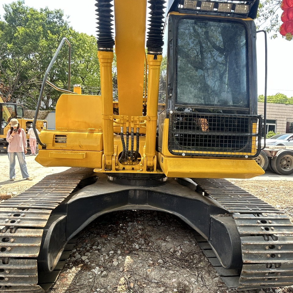 Komatsu PC130-7 Excavator - Bager gusjeničar: slika Komatsu PC130-7 Excavator - Bager gusjeničar Komatsu PC130-7 Excavator - Bager gusjeničar: slika Komatsu PC130-7 Excavator - Bager gusjeničar