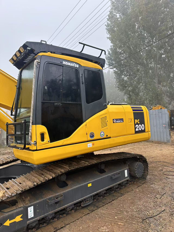 Komatsu PC200-7 excavator - Bager gusjeničar: slika Komatsu PC200-7 excavator - Bager gusjeničar Komatsu PC200-7 excavator - Bager gusjeničar: slika Komatsu PC200-7 excavator - Bager gusjeničar