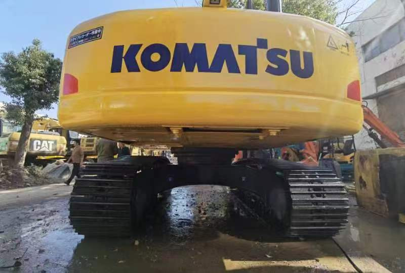 Komatsu PC200-8 Excavator - Bager gusjeničar: slika Komatsu PC200-8 Excavator - Bager gusjeničar Komatsu PC200-8 Excavator - Bager gusjeničar: slika Komatsu PC200-8 Excavator - Bager gusjeničar