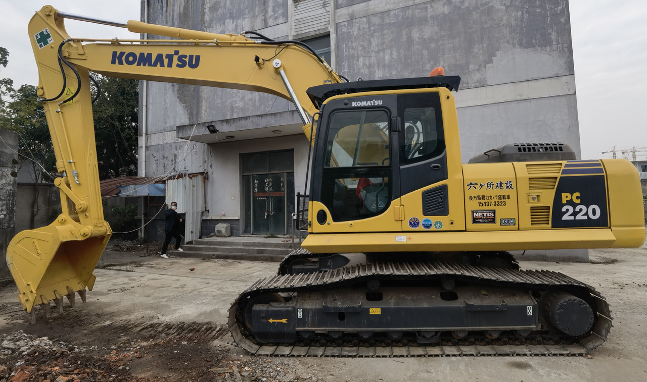 Komatsu PC220-8 Excavator - Bager gusjeničar: slika Komatsu PC220-8 Excavator - Bager gusjeničar Komatsu PC220-8 Excavator - Bager gusjeničar: slika Komatsu PC220-8 Excavator - Bager gusjeničar