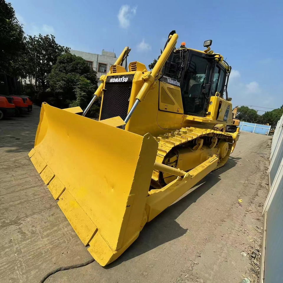 Komatsu d65 crawler bulldozer - Buldožer: slika Komatsu d65 crawler bulldozer - Buldožer Komatsu d65 crawler bulldozer - Buldožer: slika Komatsu d65 crawler bulldozer - Buldožer