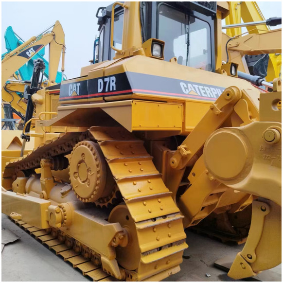 Original Japan Second Hand Construction Machinery Caterpillar D7R Bulldozer with price discount for sale - Buldožer: slika Original Japan Second Hand Construction Machinery Caterpillar D7R Bulldozer with price discount for sale - Buldožer Original Japan Second Hand Construction Machinery Caterpillar D7R Bulldozer with price discount for sale - Buldožer: slika Original Japan Second Hand Construction Machinery Caterpillar D7R Bulldozer with price discount for sale - Buldožer