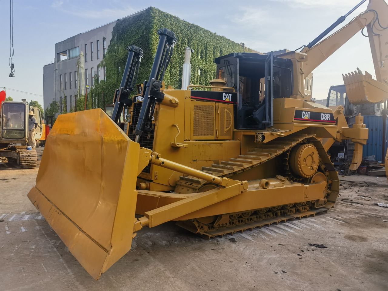 Used cat d8r bulldozer - Buldožer: slika used cat d8r bulldozer - Buldožer Used cat d8r bulldozer - Buldožer: slika used cat d8r bulldozer - Buldožer