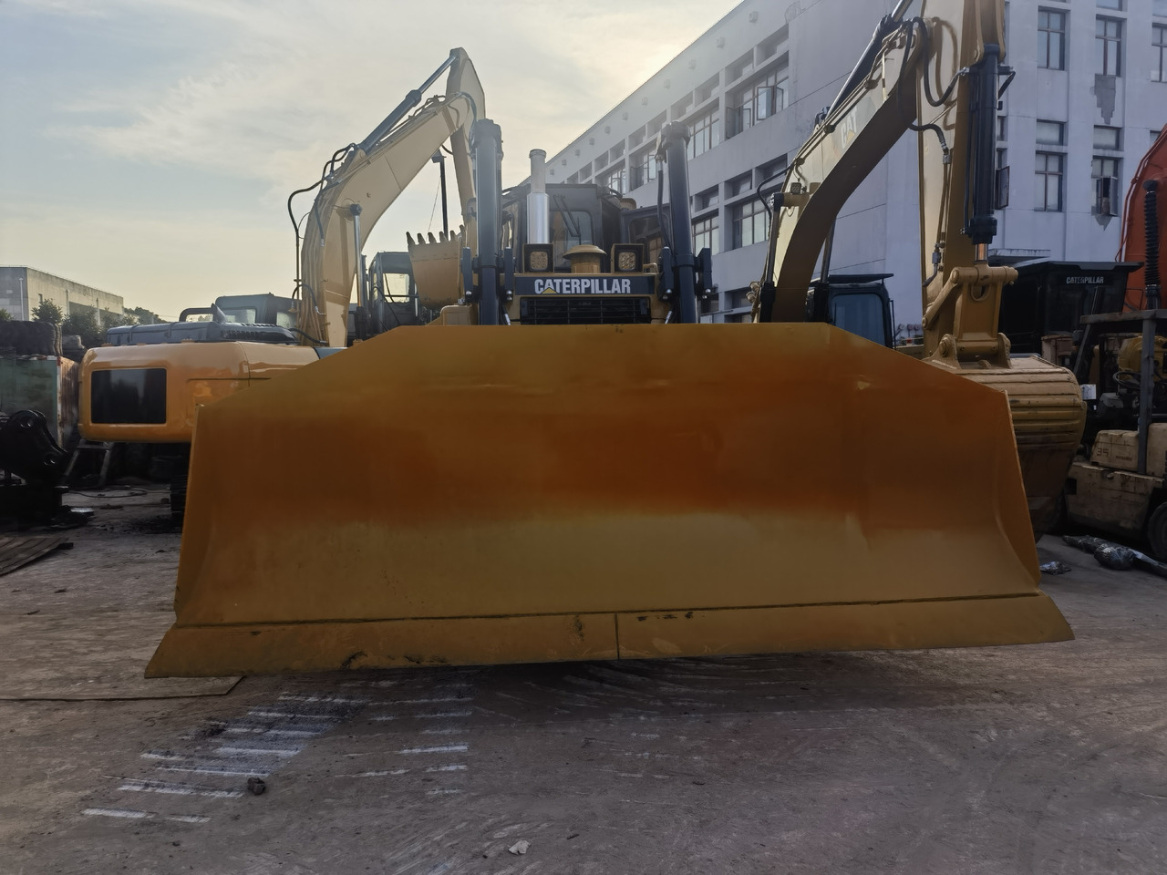 Used cat d8r bulldozer - Buldožer: slika used cat d8r bulldozer - Buldožer Used cat d8r bulldozer - Buldožer: slika used cat d8r bulldozer - Buldožer
