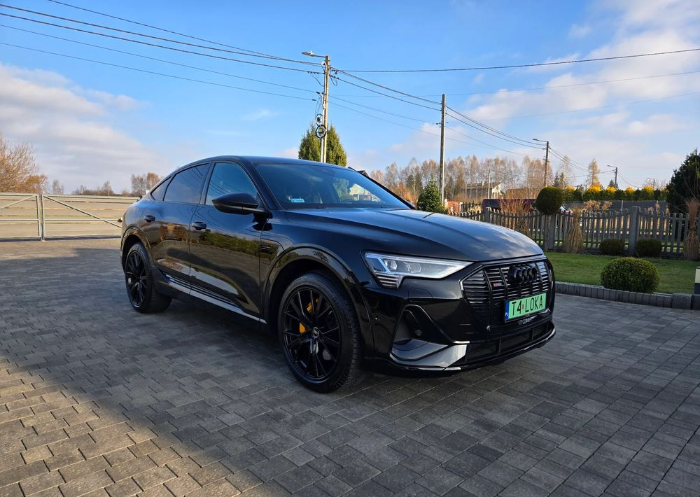 Audi e-tron 55 Quattro S Line - Automobil: slika Audi e-tron 55 Quattro S Line - Automobil Audi e-tron 55 Quattro S Line - Automobil: slika Audi e-tron 55 Quattro S Line - Automobil