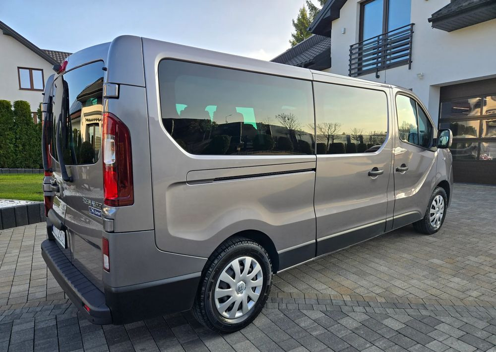 Renault Trafic Grand SpaceClass 2.0 dCi EDC - Minibus, Putnički kombi: slika Renault Trafic Grand SpaceClass 2.0 dCi EDC - Minibus, Putnički kombi Renault Trafic Grand SpaceClass 2.0 dCi EDC - Minibus, Putnički kombi: slika Renault Trafic Grand SpaceClass 2.0 dCi EDC - Minibus, Putnički kombi