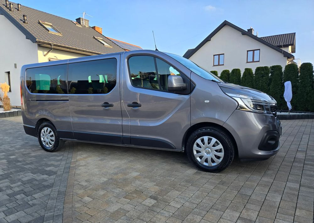 Renault Trafic Grand SpaceClass 2.0 dCi EDC - Minibus, Putnički kombi: slika Renault Trafic Grand SpaceClass 2.0 dCi EDC - Minibus, Putnički kombi Renault Trafic Grand SpaceClass 2.0 dCi EDC - Minibus, Putnički kombi: slika Renault Trafic Grand SpaceClass 2.0 dCi EDC - Minibus, Putnički kombi
